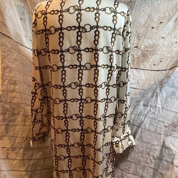 “ZARA” Tunic Style Chain Link Pattern Cream Coloured Long Sleeved Blouse. - Picture 5 of 13